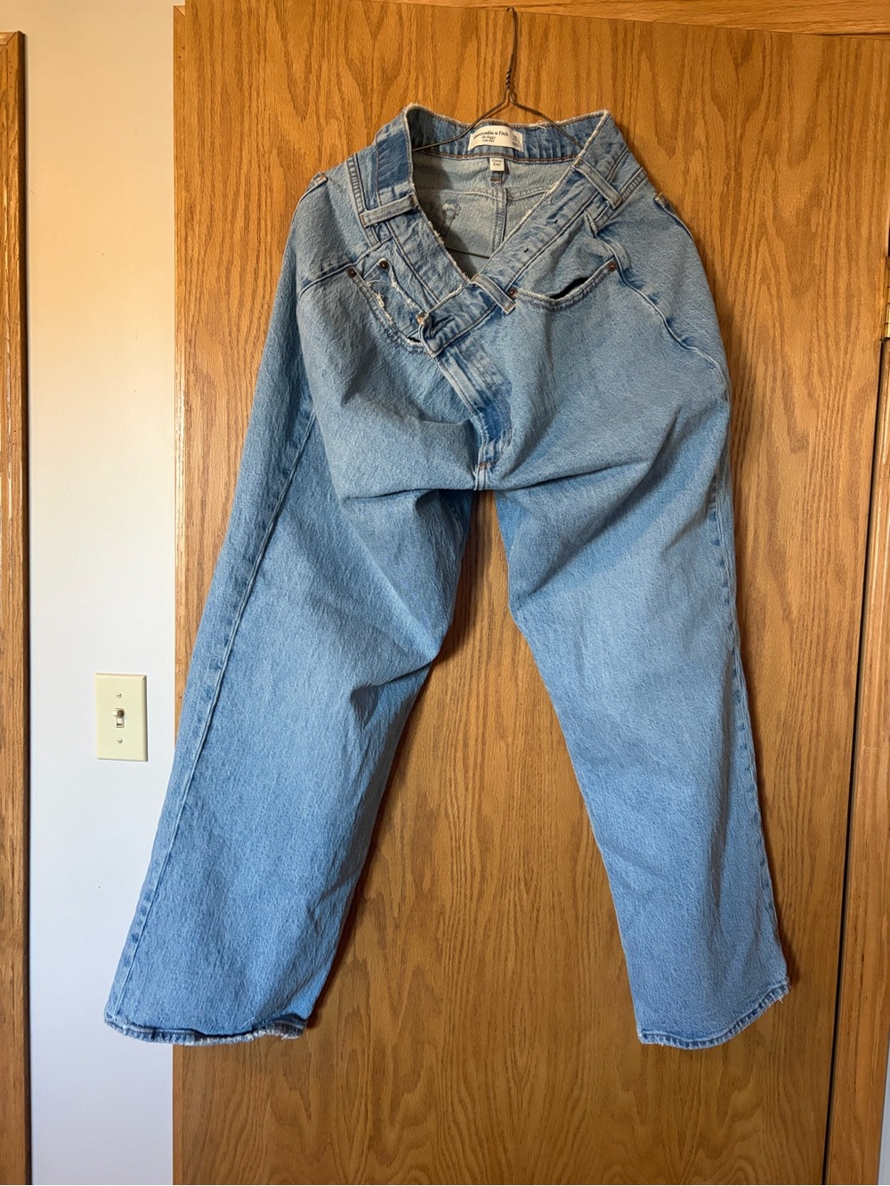 Abercrombie & Fitch The Baggy Low Rise Curve Love Jeans - Picture 1 of 3